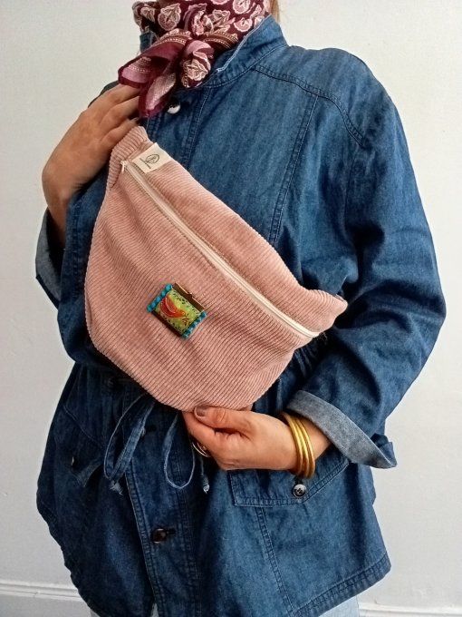 Sac banane upcyclé velours rose poudré
