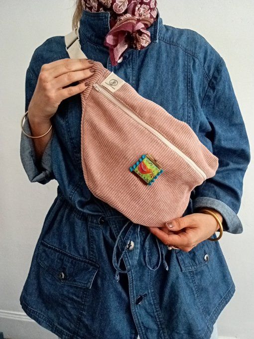 Sac banane upcyclé velours rose poudré