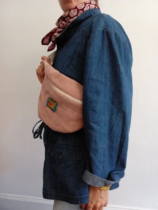 Sac banane upcyclé velours rose poudré