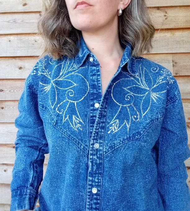 Chemise en jean brodée