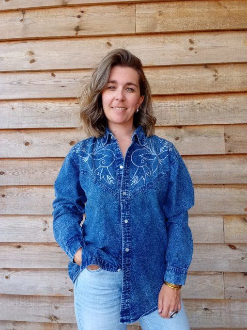 Chemise en jean brodée